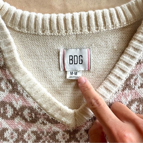 BDG Pink & Brown Patterned Sweater Vest - Picture 5 of 6